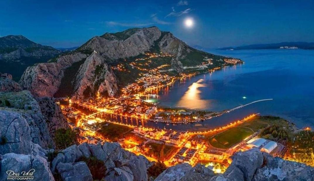 Apartments Kadenca Omis Bagian luar foto