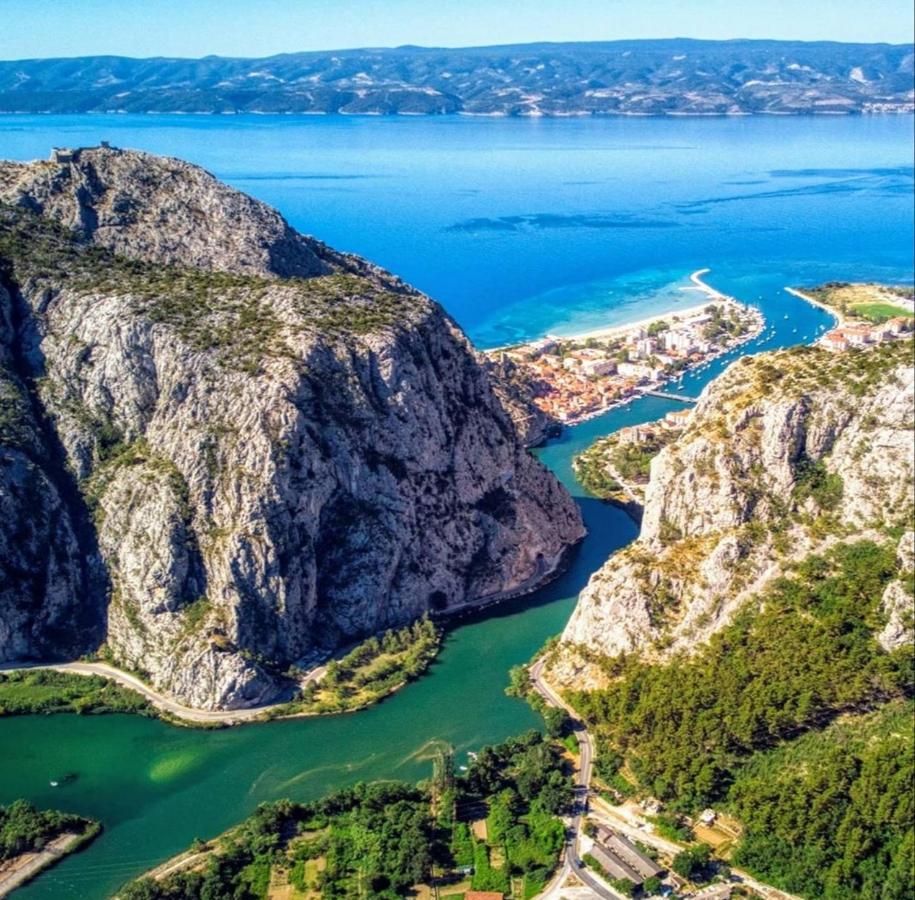 Apartments Kadenca Omis Bagian luar foto