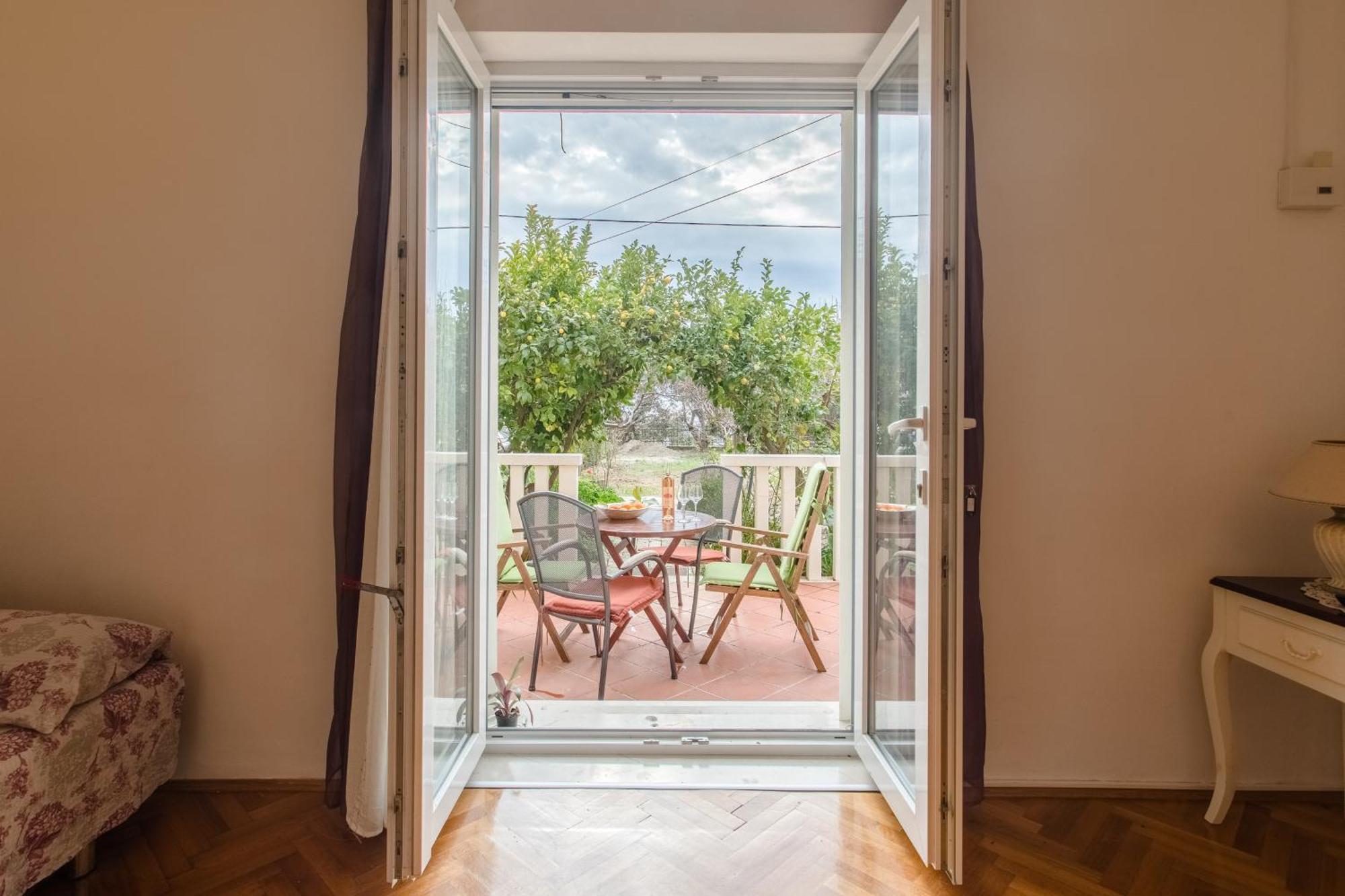 Apartments Kadenca Omis Ruang foto