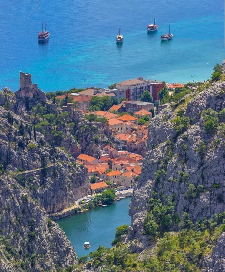 Apartments Kadenca Omis Bagian luar foto